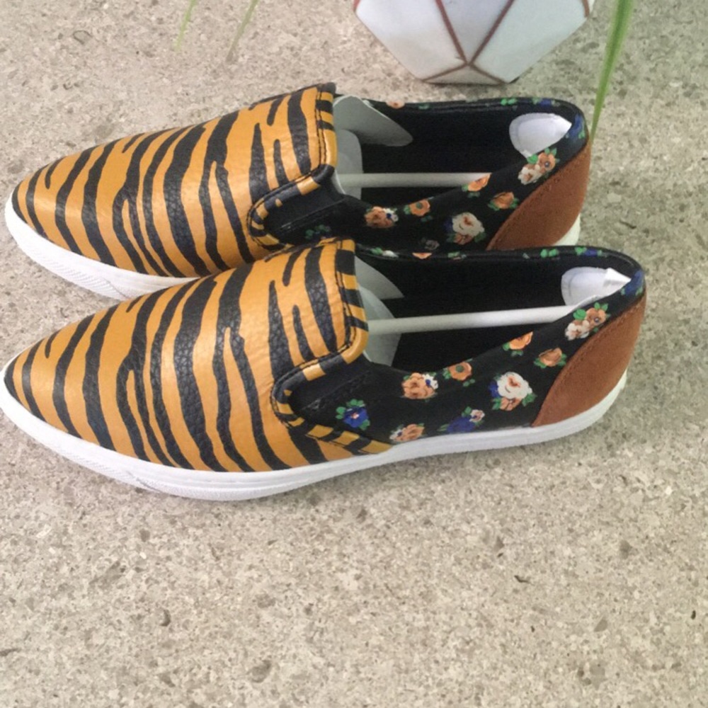 ⚡️⚡️Animal print COACH slip on shoes ⚡️⚡️